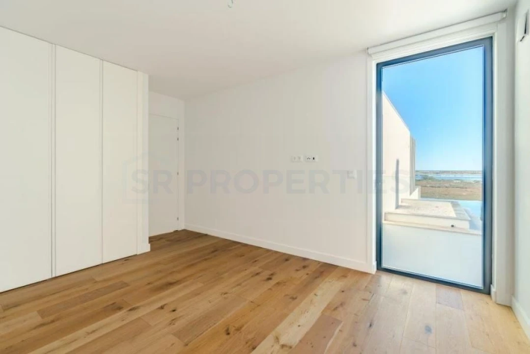 Apartamento T1 para Venda em Olhão Foto 14