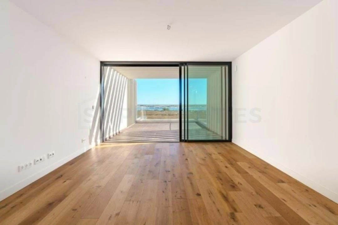 Apartamento T1 para Venda em Olhão Foto 7