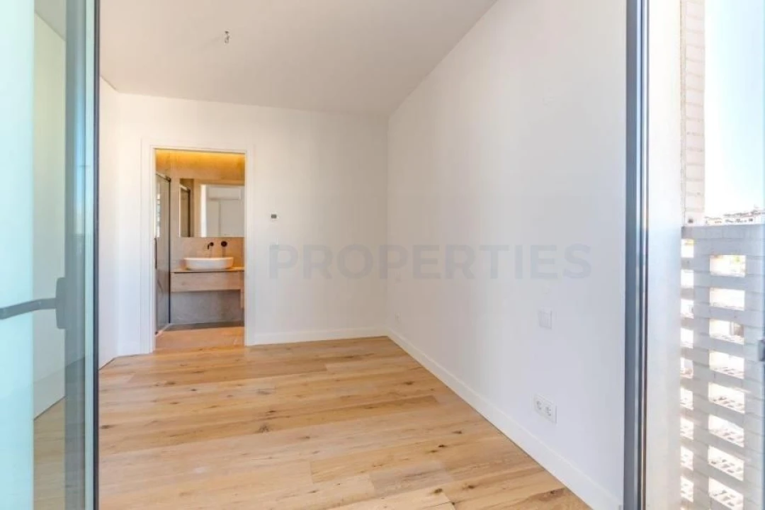 Apartamento T3 para Venda em Olhão Foto 18