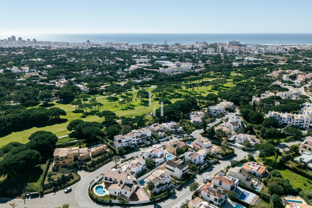 Moradia T3 para Venda em Quarteira Foto 37