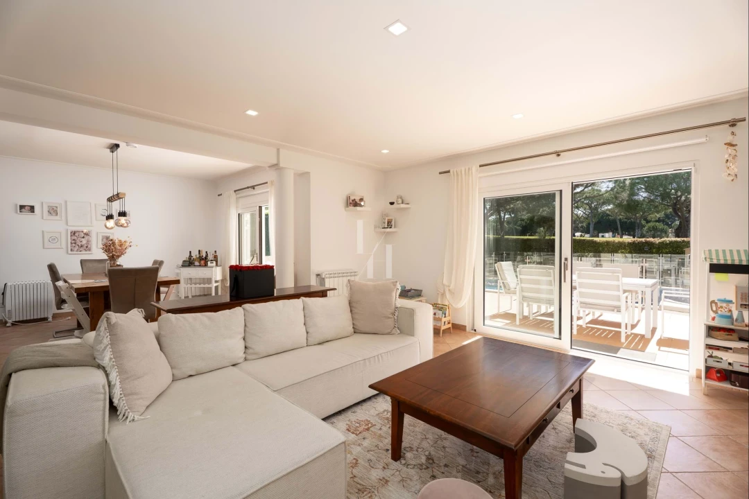 Moradia T3 para Venda em Quarteira Foto 9