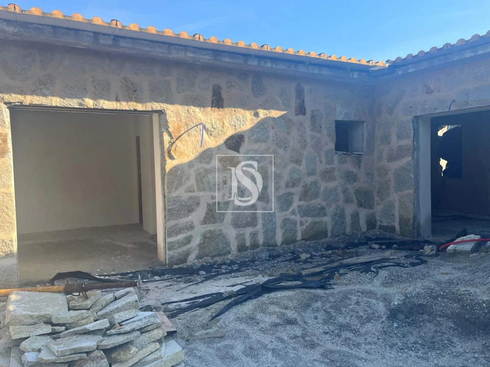 Moradia T3 para Venda em Pico de Regalados, Gondiães e Mós Foto 22