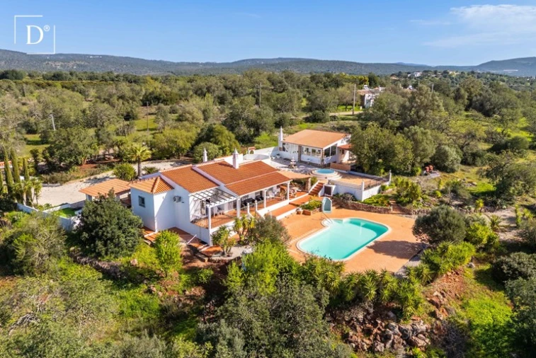 Moradia T3 para Venda em Albufeira e Olhos de Água Foto 1