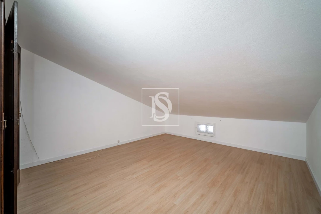 Apartamento T1 para Venda em Arcozelo Foto 9