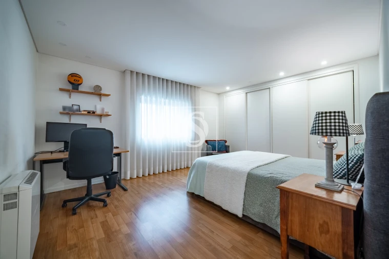 Apartamento T3 para Venda em Arcozelo Foto 17