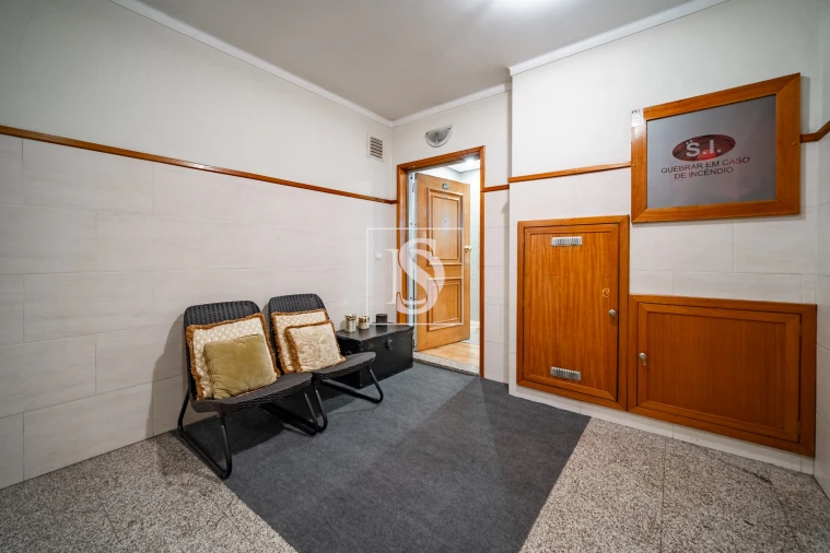 Apartamento T3 para Venda em Arcozelo Foto 23