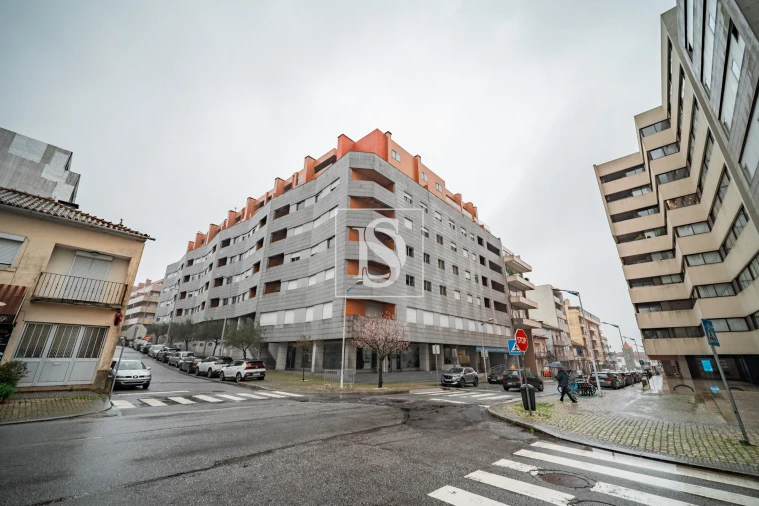 Apartamento T3 para Venda em Arcozelo Foto 28