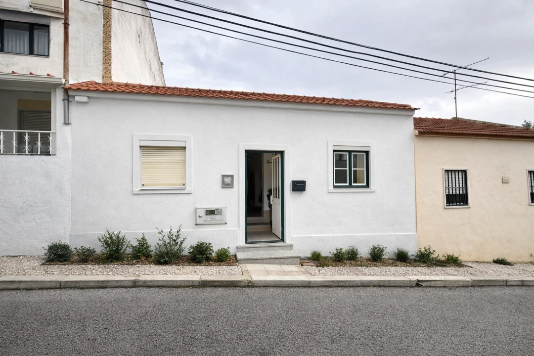 Moradia T2 para Venda em Santa Iria de Azoia, São João da Talha e Bobadela Foto 2