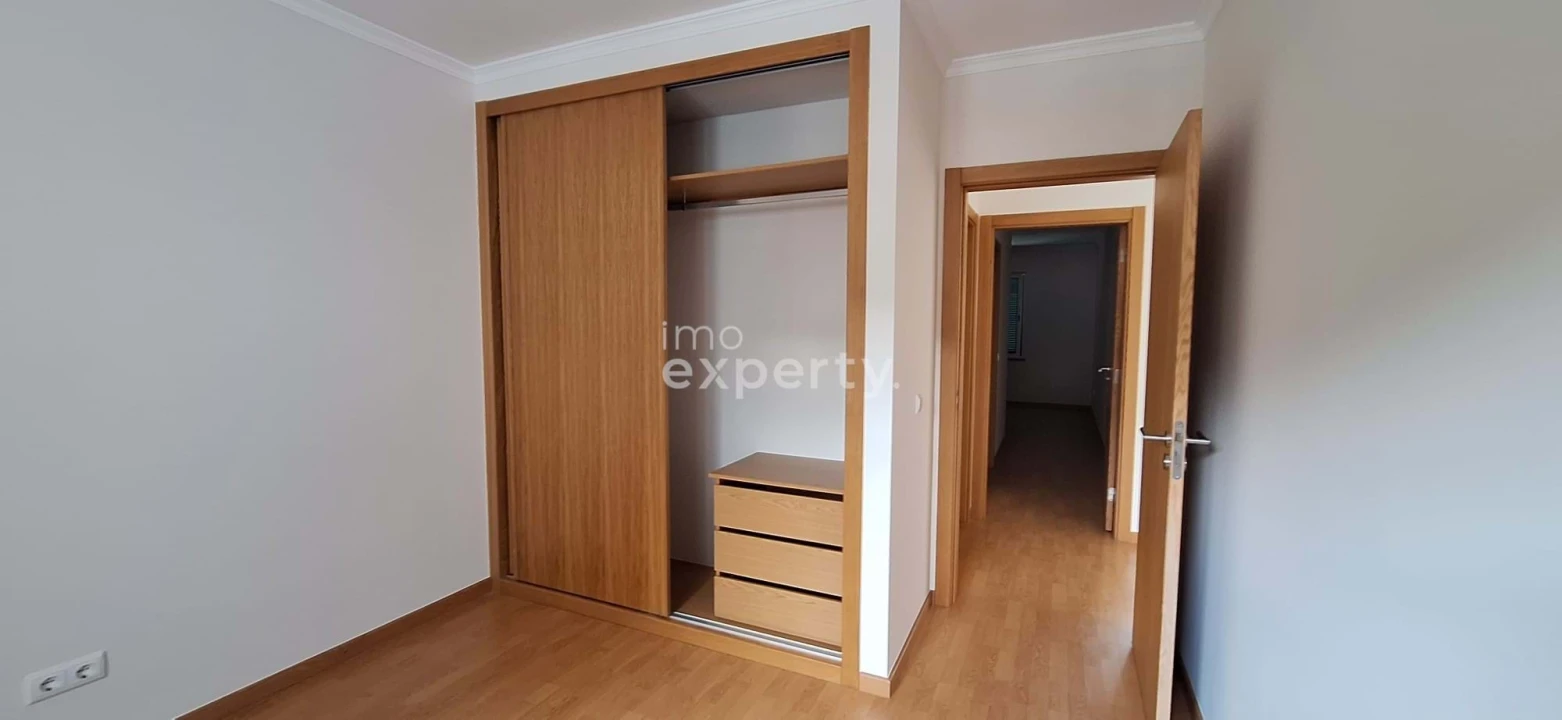 Apartamento T2 para Venda em Caniço Foto 14