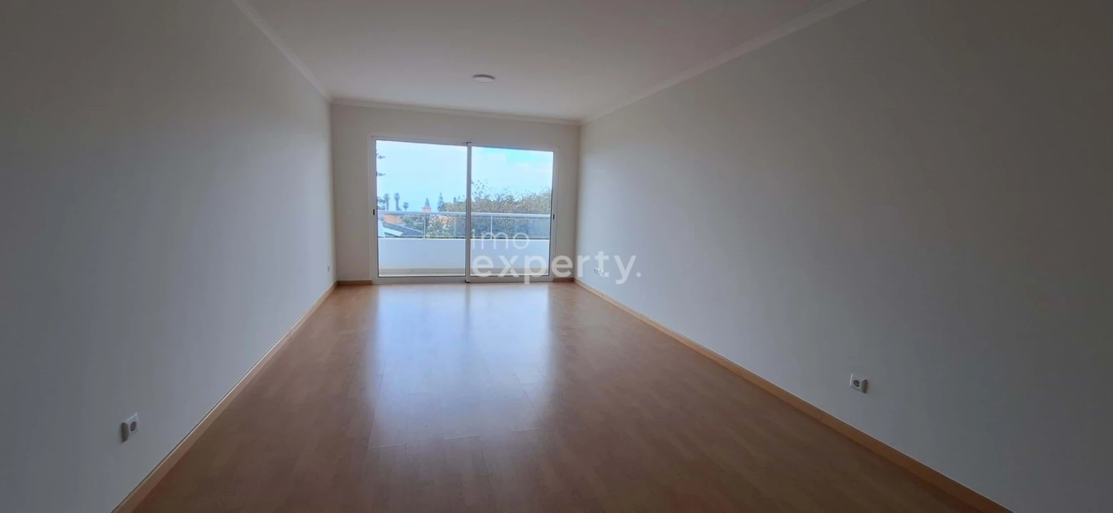 Apartamento T2 para Venda em Caniço Foto 7