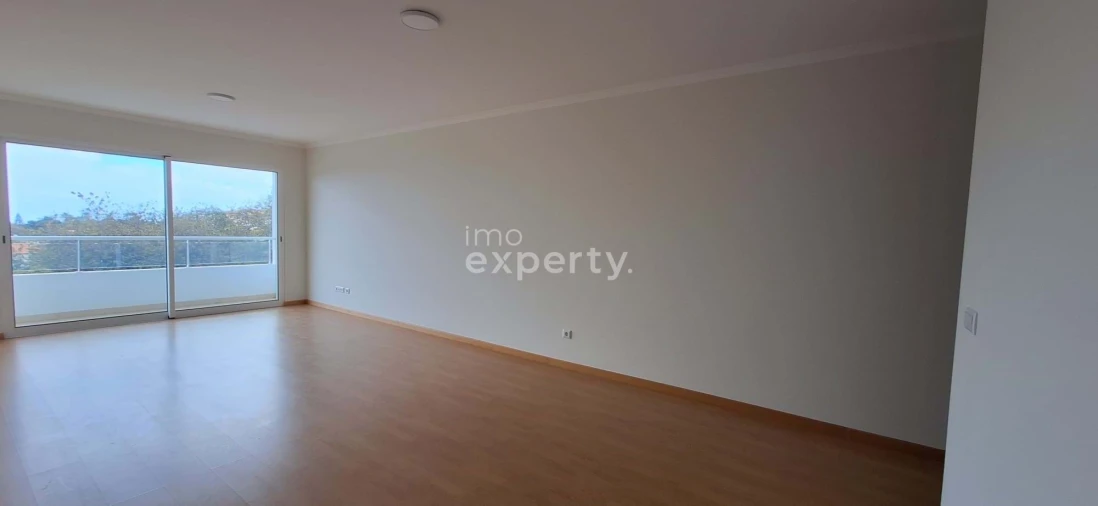 Apartamento T2 para Venda em Caniço Foto 9