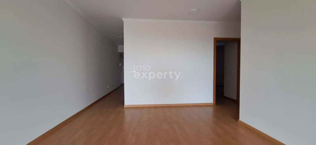 Apartamento T2 para Venda em Caniço Foto 6