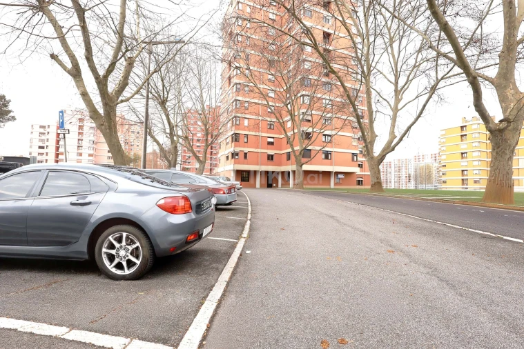 Apartamento T4 para Venda em Marvila Foto 24