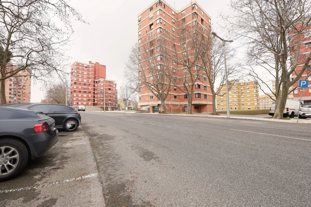 Apartamento T4 para Venda em Marvila Foto 23