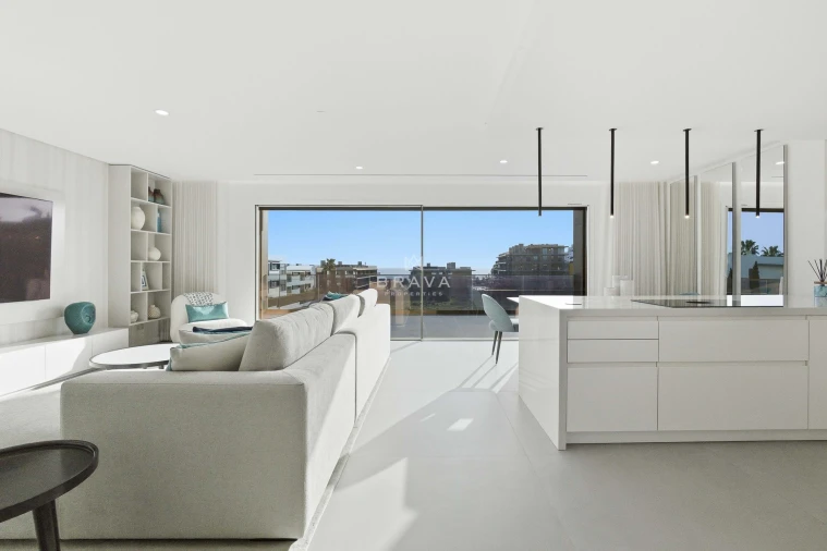 Apartamento T2 para Venda em Quarteira Foto 4