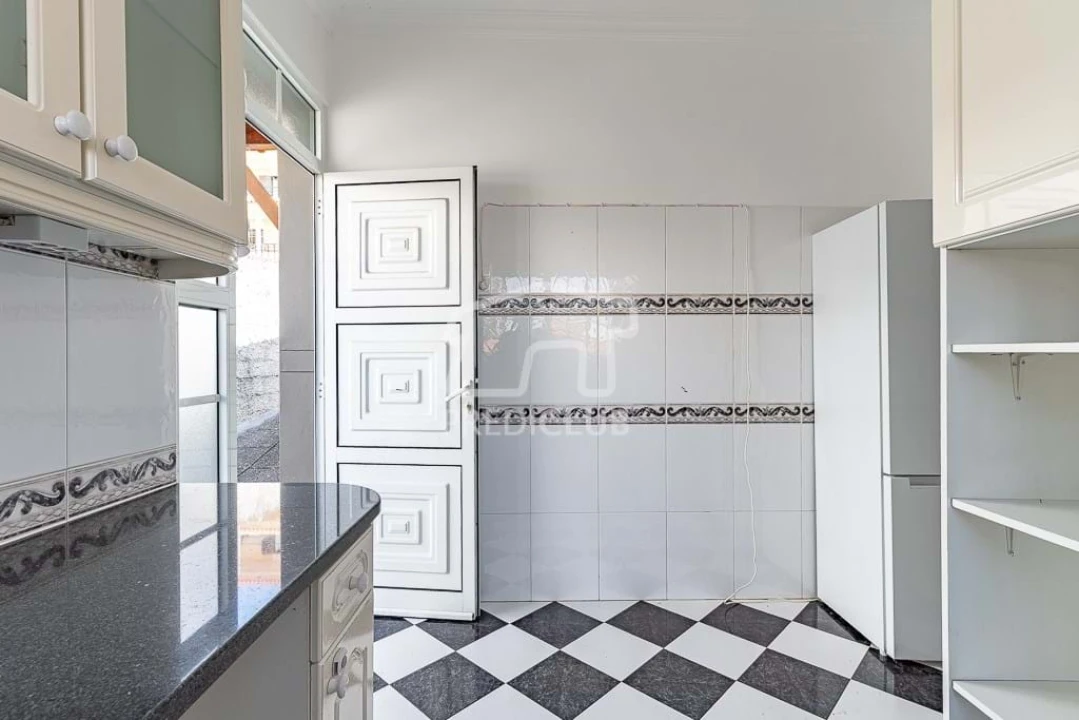 Moradia T3 para Venda em São Roque Foto 19