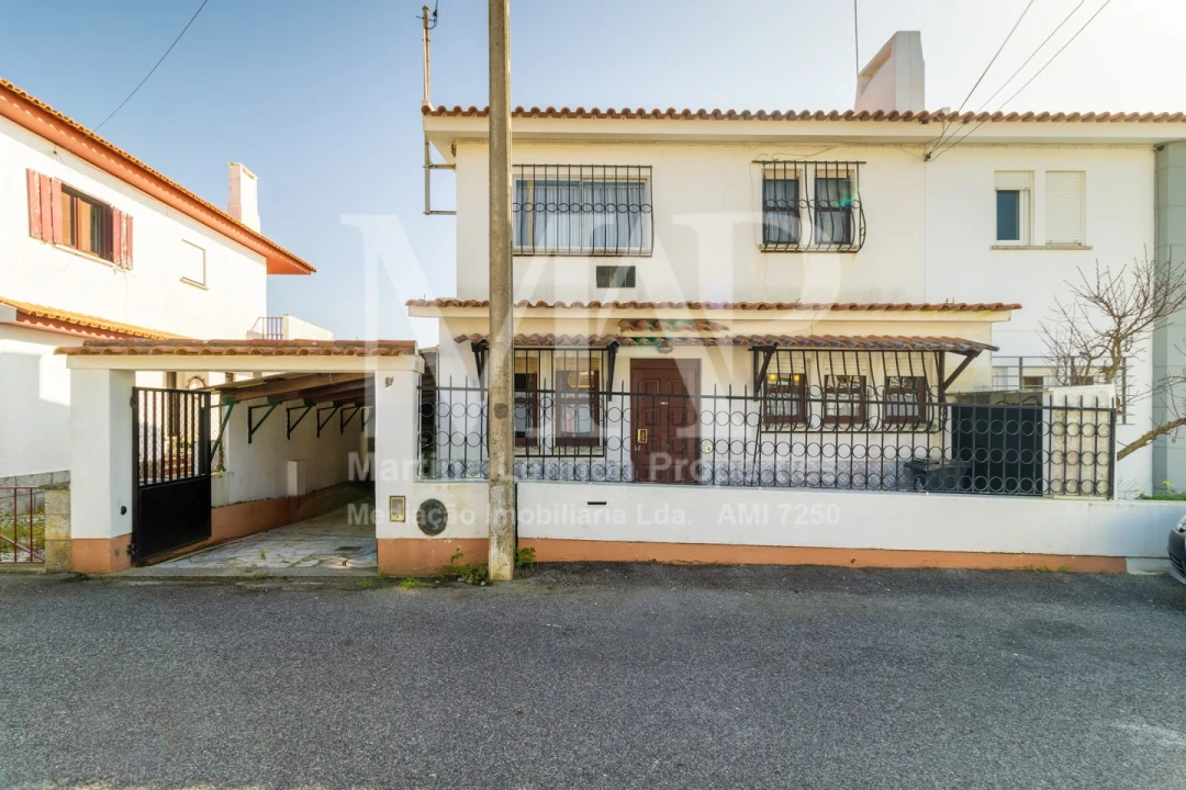 Moradia T3 para Venda em Alcabideche Foto 3