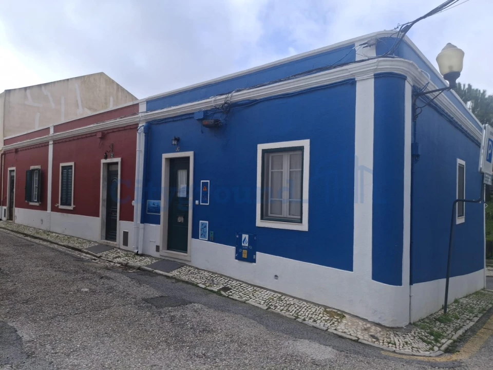 Moradia T2 para Venda em Campolide Foto 3