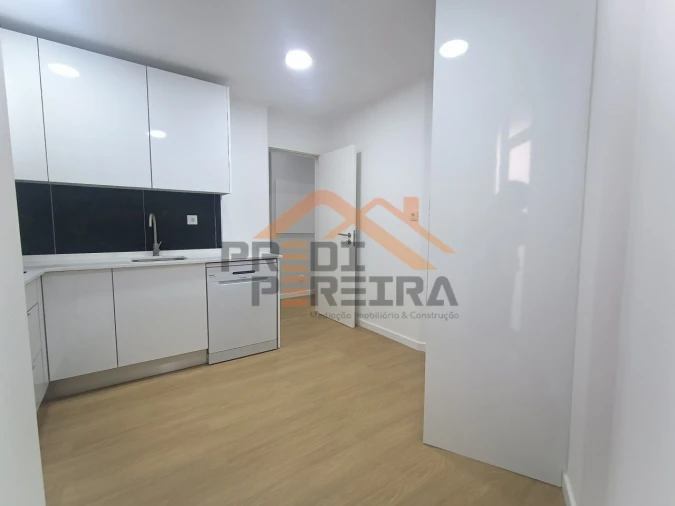 Apartamento T2 para Venda em Falagueira-Venda Nova Foto 4