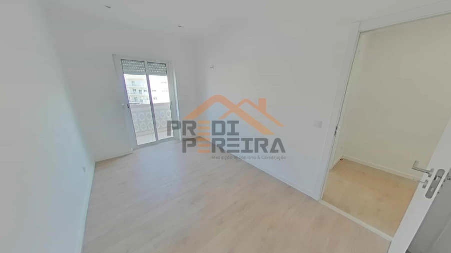 Apartamento T2 para Venda em Falagueira-Venda Nova Foto 19