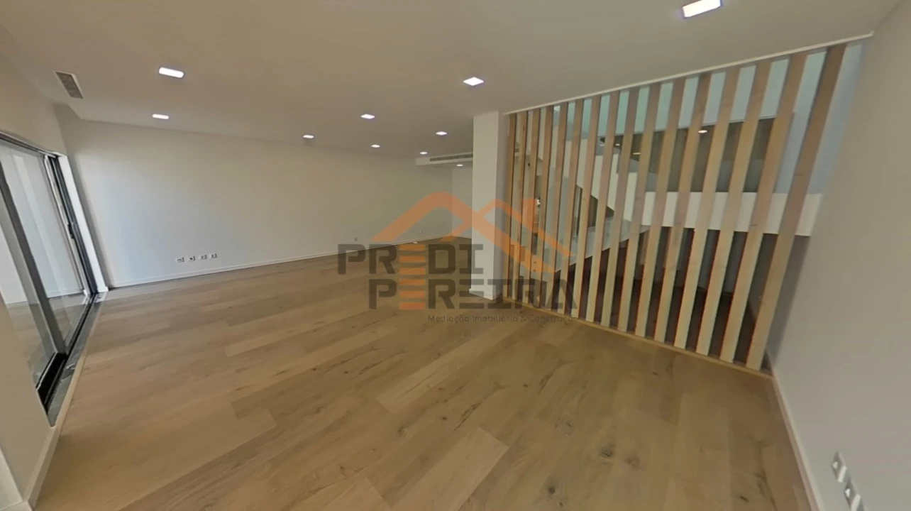 Moradia T4 para Venda em Loures Foto 5