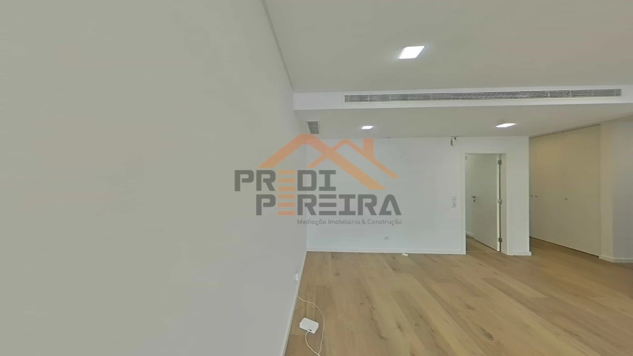 Moradia T4 para Venda em Loures Foto 13