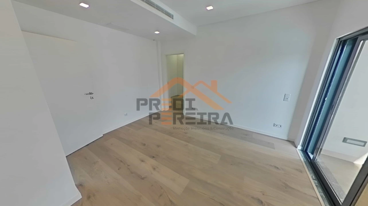 Moradia T4 para Venda em Loures Foto 29