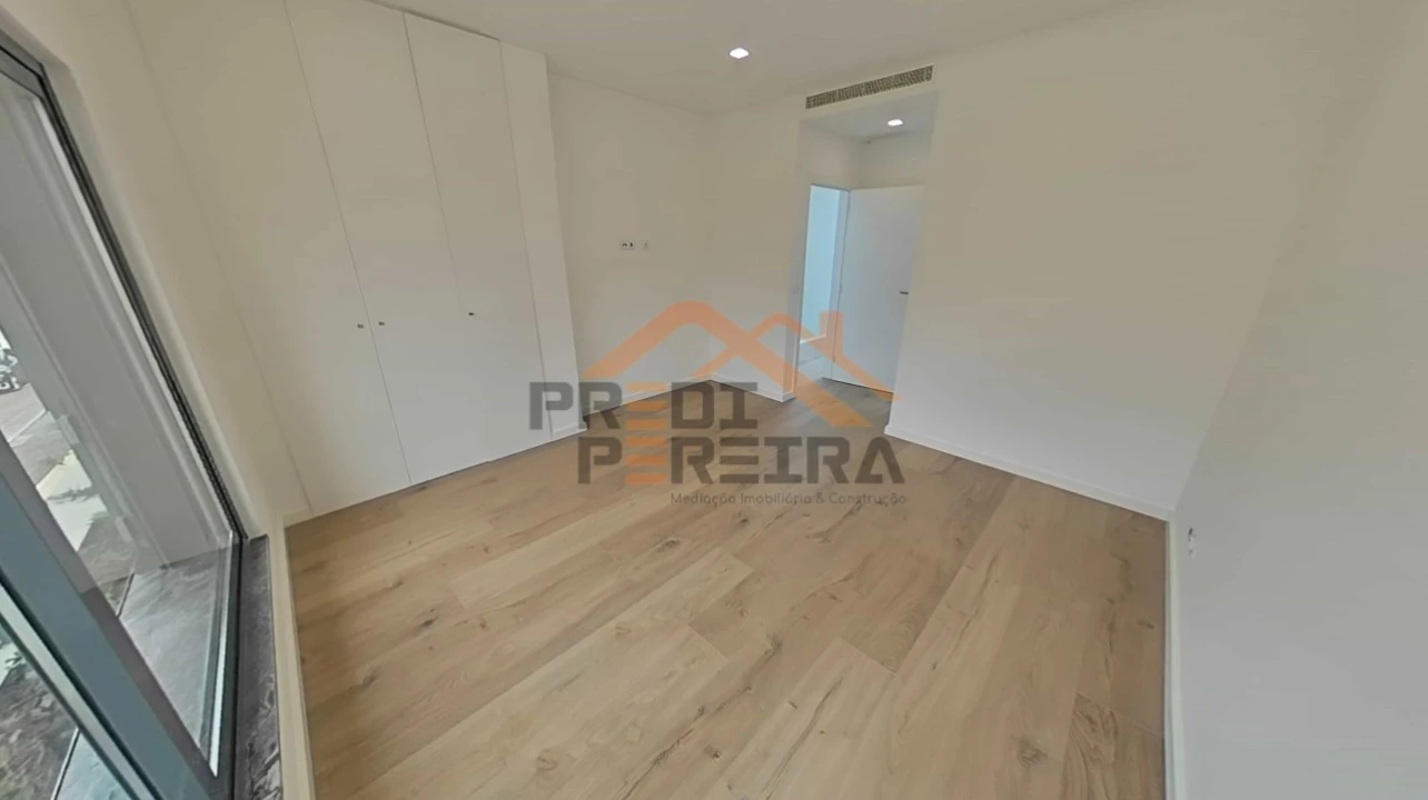 Moradia T4 para Venda em Loures Foto 41