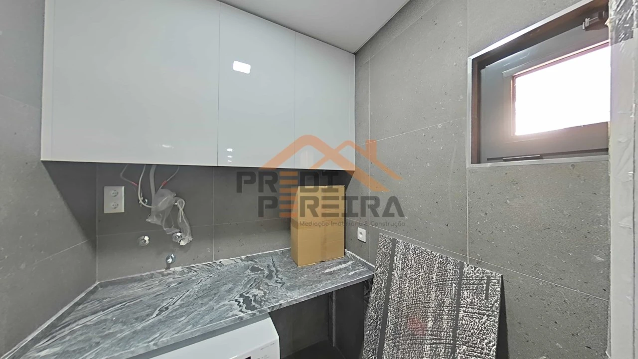 Moradia T4 para Venda em Loures Foto 67