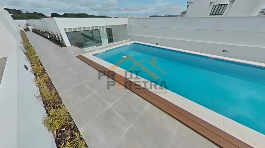 Moradia T4 para Venda em Loures Foto 8