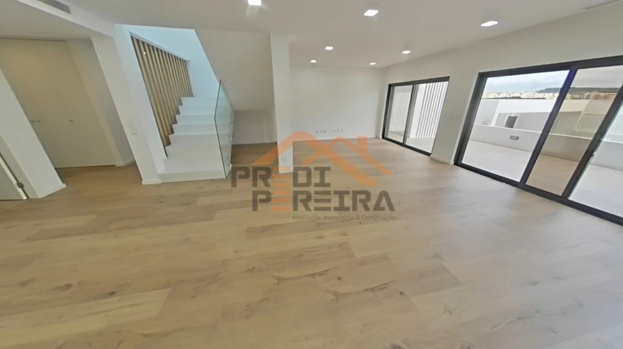 Moradia T4 para Venda em Loures Foto 12