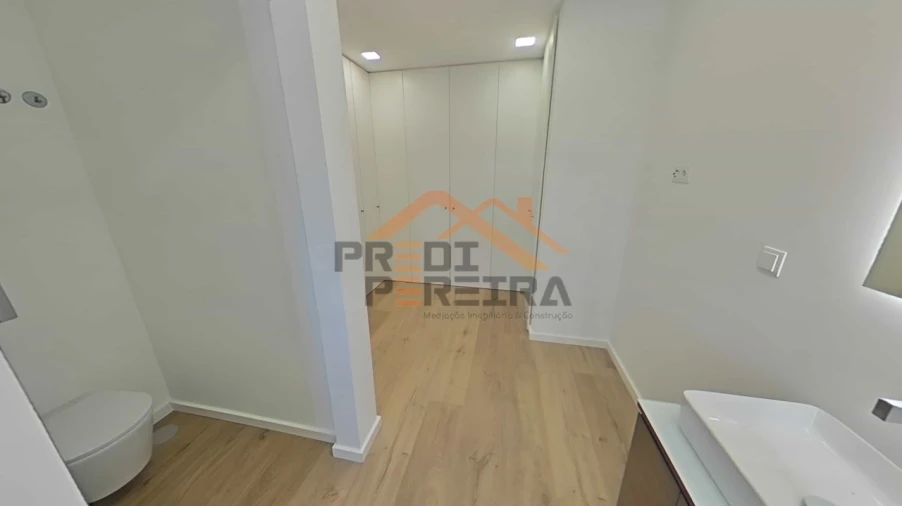 Moradia T4 para Venda em Loures Foto 34