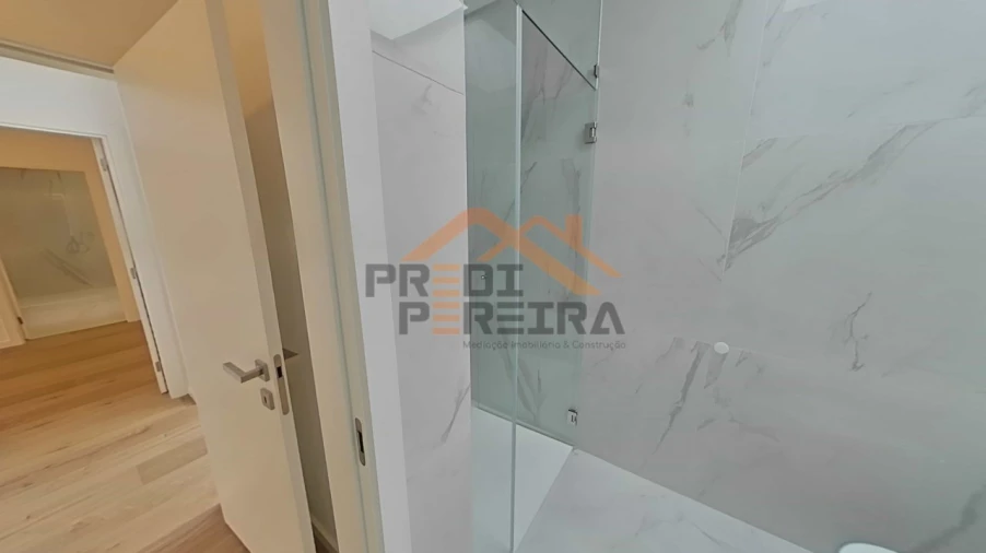 Moradia T4 para Venda em Loures Foto 43