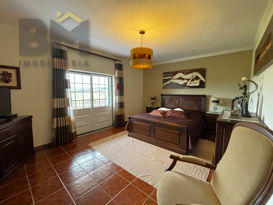 Moradia T4 para Venda em Escalos de Baixo e Mata Foto 15