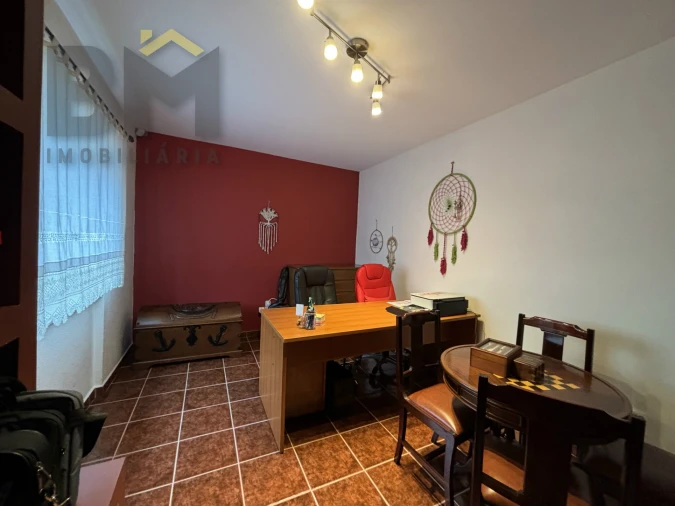 Moradia T4 para Venda em Escalos de Baixo e Mata Foto 8