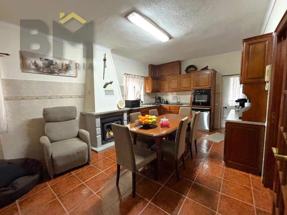 Moradia T4 para Venda em Escalos de Baixo e Mata Foto 5