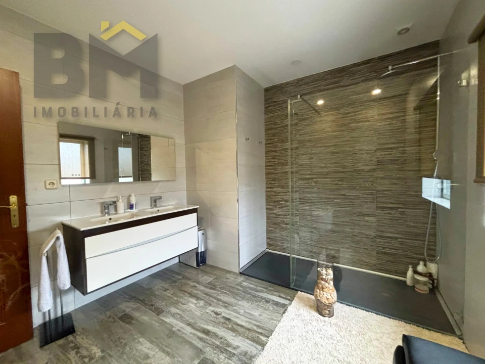 Moradia T4 para Venda em Escalos de Baixo e Mata Foto 18