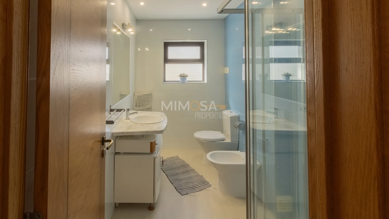 Apartamento T3 para Arrendamento em Lagos (São Sebastião e Santa Maria) Foto 21