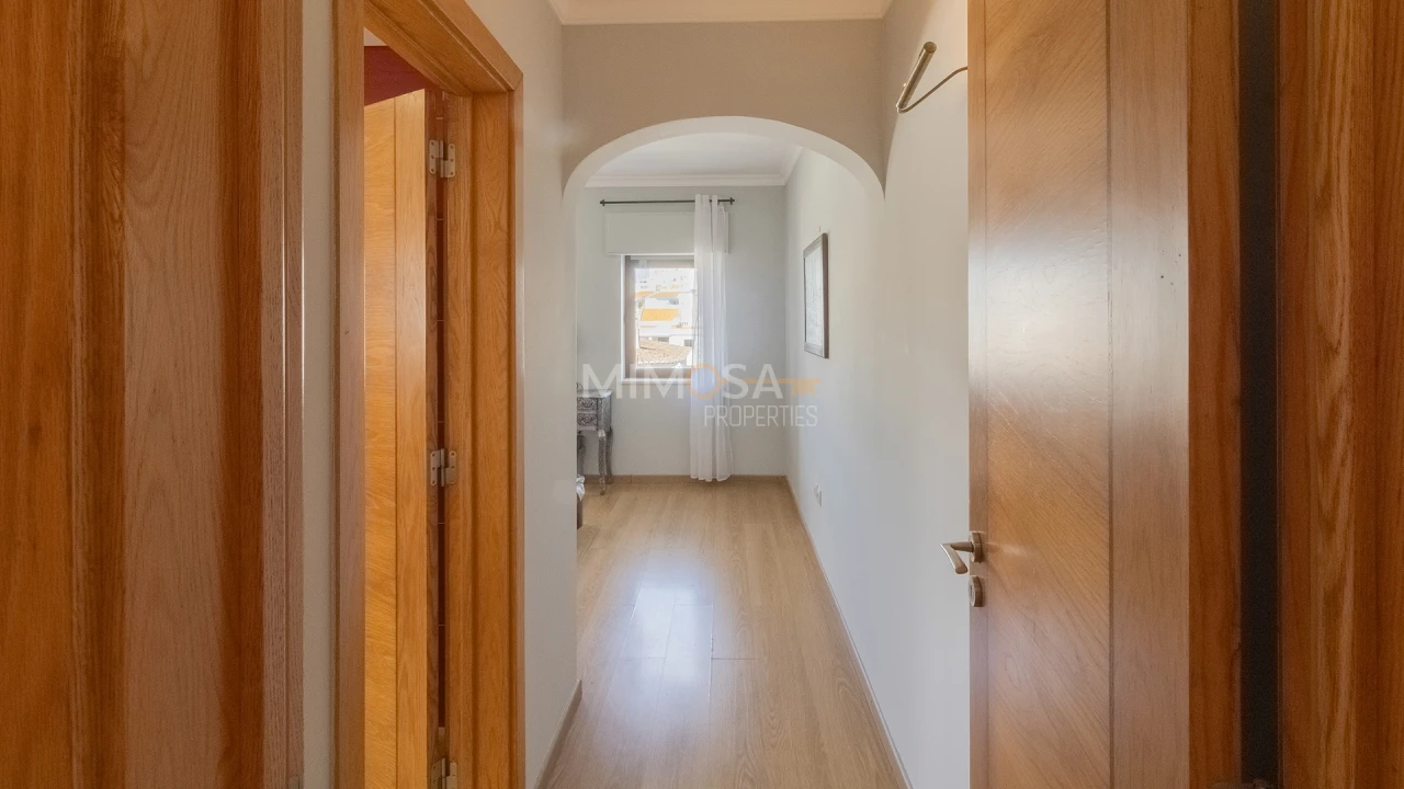 Apartamento T3 para Arrendamento em Lagos (São Sebastião e Santa Maria) Foto 18