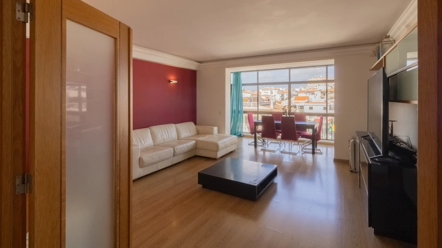 Apartamento T3 para Arrendamento em Lagos (São Sebastião e Santa Maria) Foto 1