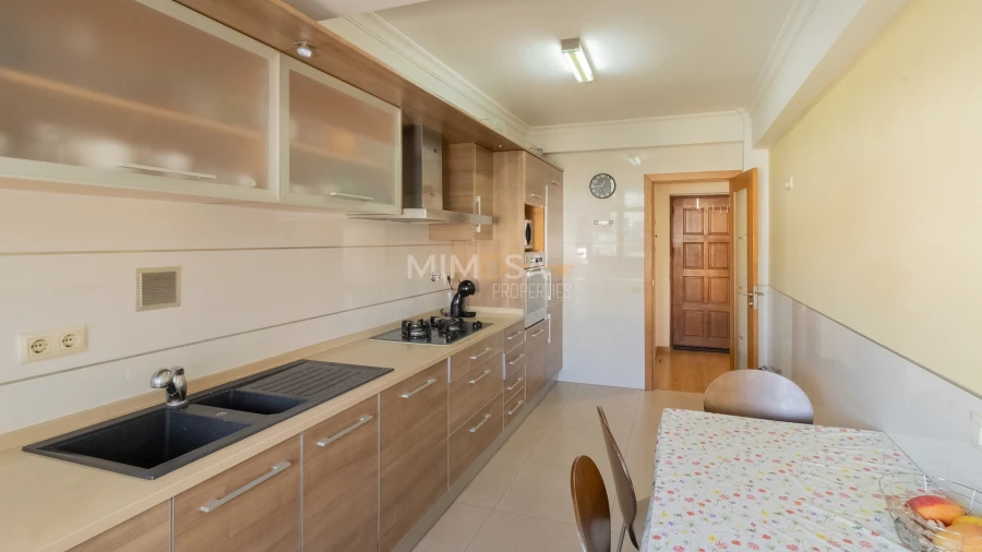 Apartamento T3 para Arrendamento em Lagos (São Sebastião e Santa Maria) Foto 16