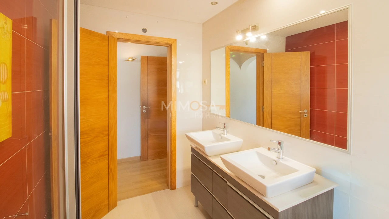 Apartamento T3 para Arrendamento em Lagos (São Sebastião e Santa Maria) Foto 20