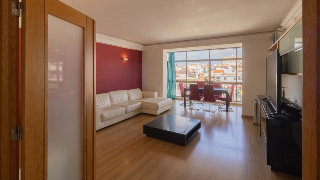 Apartamento T3 para Arrendamento em Lagos (São Sebastião e Santa Maria) Foto 1