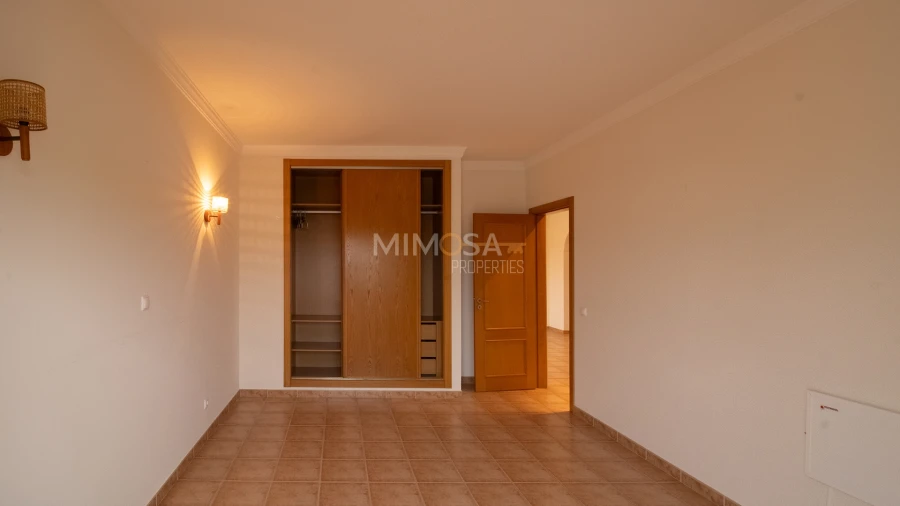 Apartamento T2 para Arrendamento em Lagos (São Sebastião e Santa Maria) Foto 9