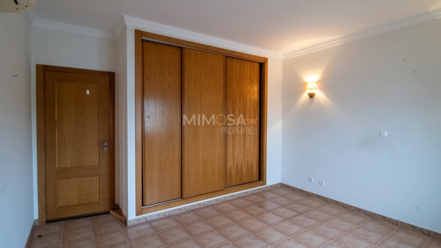 Apartamento T2 para Arrendamento em Lagos (São Sebastião e Santa Maria) Foto 14