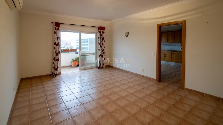 Apartamento T2 para Arrendamento em Lagos (São Sebastião e Santa Maria) Foto 3