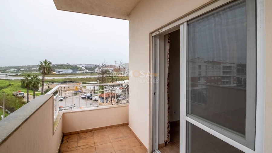 Apartamento T2 para Arrendamento em Lagos (São Sebastião e Santa Maria) Foto 11