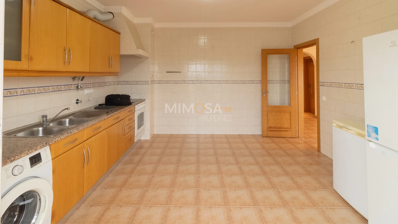 Apartamento T2 para Arrendamento em Lagos (São Sebastião e Santa Maria) Foto 16