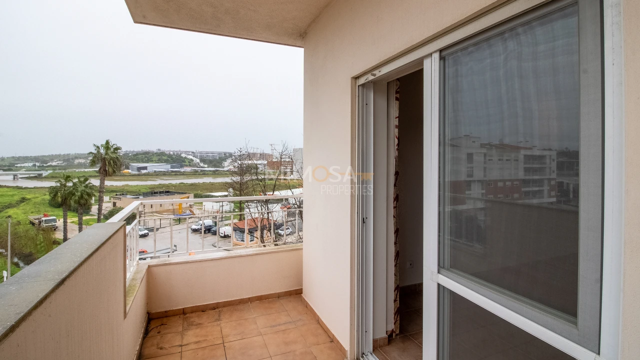 Apartamento T2 para Arrendamento em Lagos (São Sebastião e Santa Maria) Foto 11