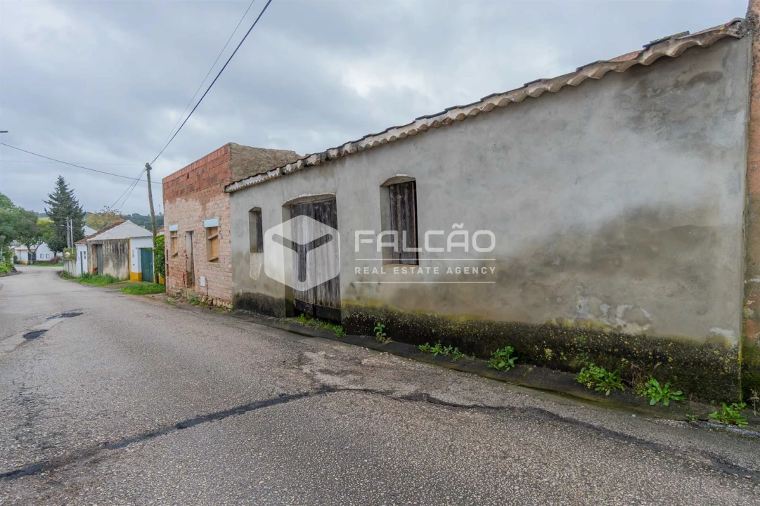 Moradia T0 para Venda em Azoia de Cima e Tremês Foto 16